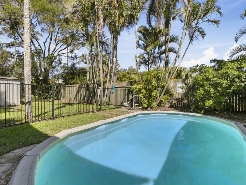 17 KENMAR STREET, Wynnum West QLD 4178