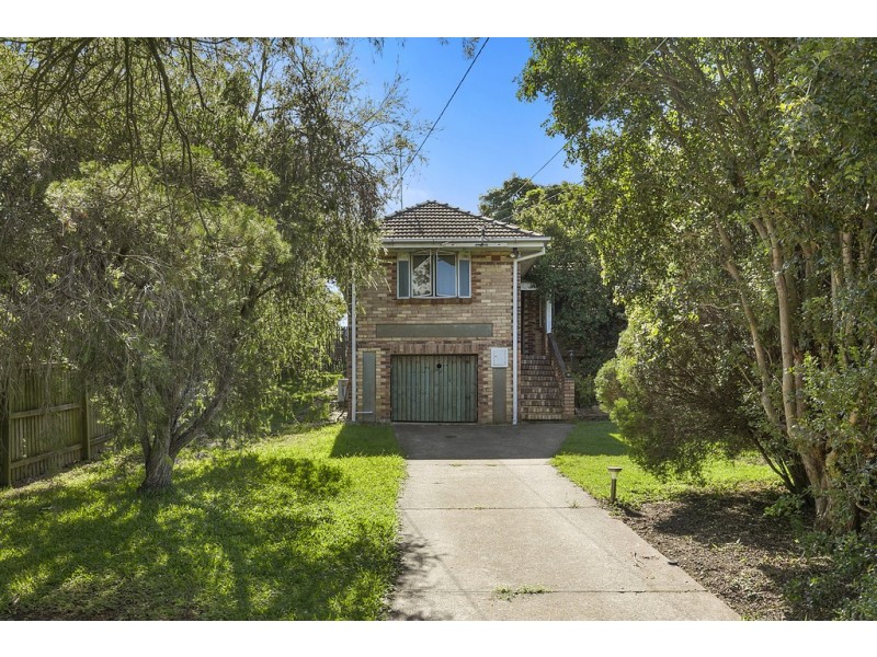 31 RAEBURN STREET, Manly QLD 4179