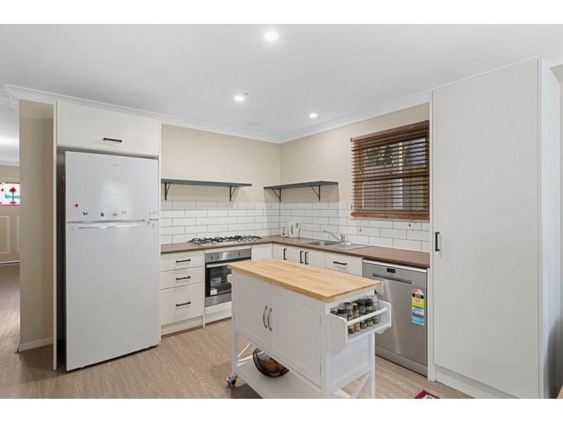 12 CARBETHON STREET, Manly QLD 4179