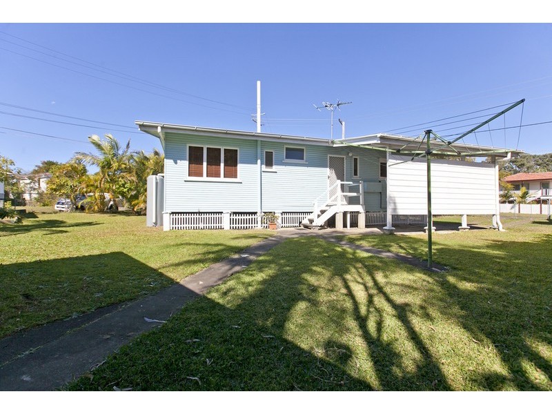 16 CLAYMEADE STREET, Wynnum QLD 4178