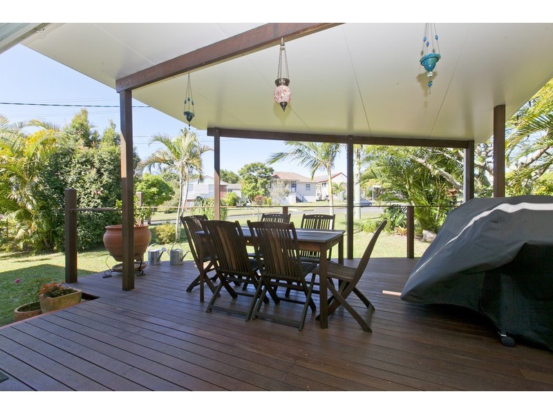 16 CLAYMEADE STREET, Wynnum QLD 4178