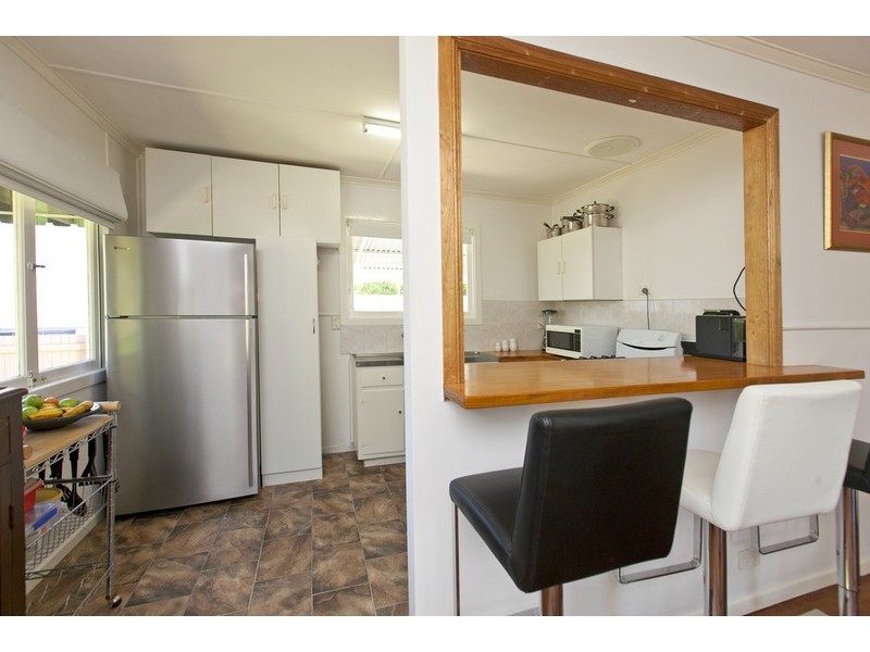 16 CLAYMEADE STREET, Wynnum QLD 4178