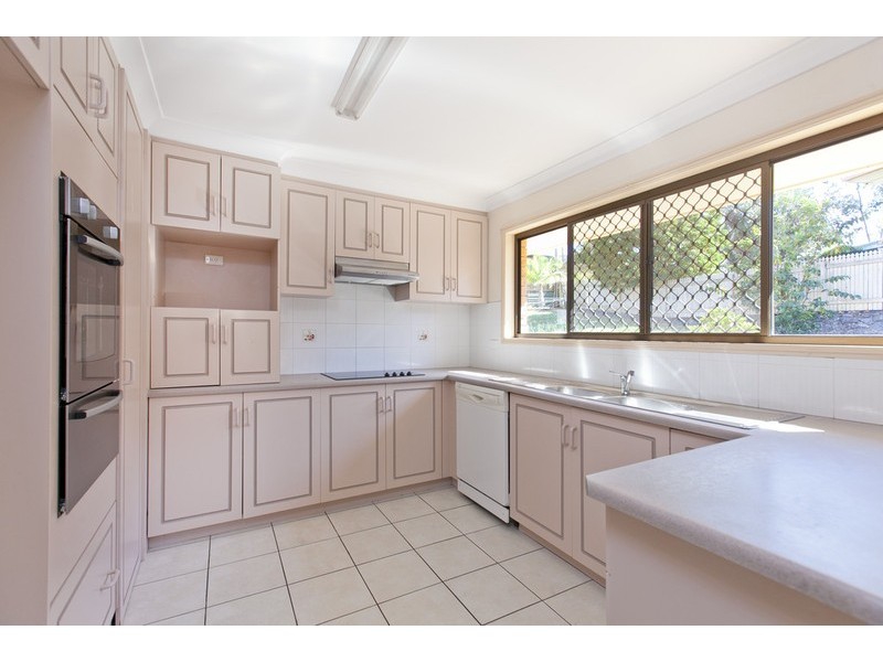 6 Ravenswood Court, Carindale QLD 4152