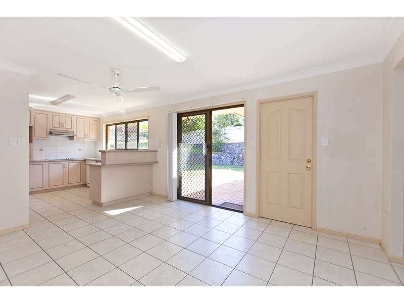 6 Ravenswood Court, Carindale QLD 4152