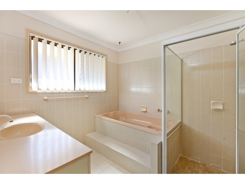 6 Ravenswood Court, Carindale QLD 4152