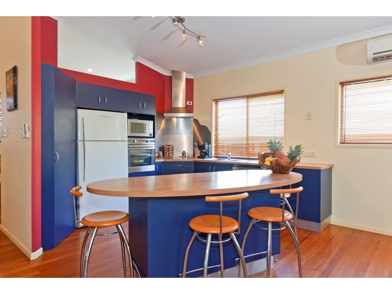 2 Macdonald Street, Lota QLD 4179