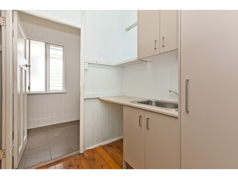 123 Melville Tce, Manly QLD 4179