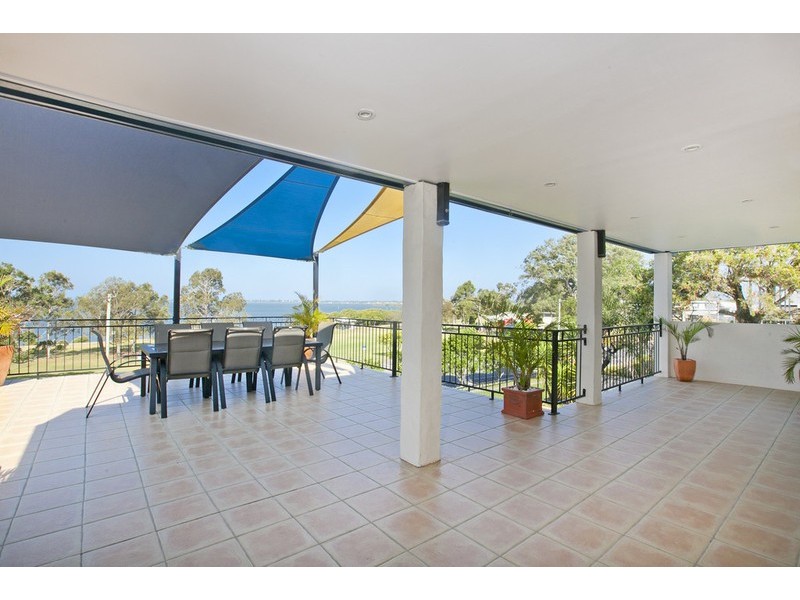 669 Esplanade, Lota QLD 4179
