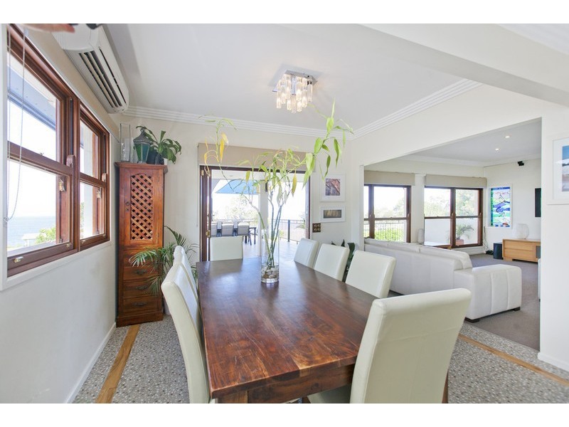 669 Esplanade, Lota QLD 4179