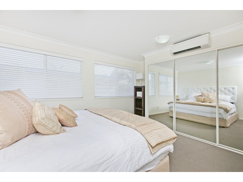 669 Esplanade, Lota QLD 4179