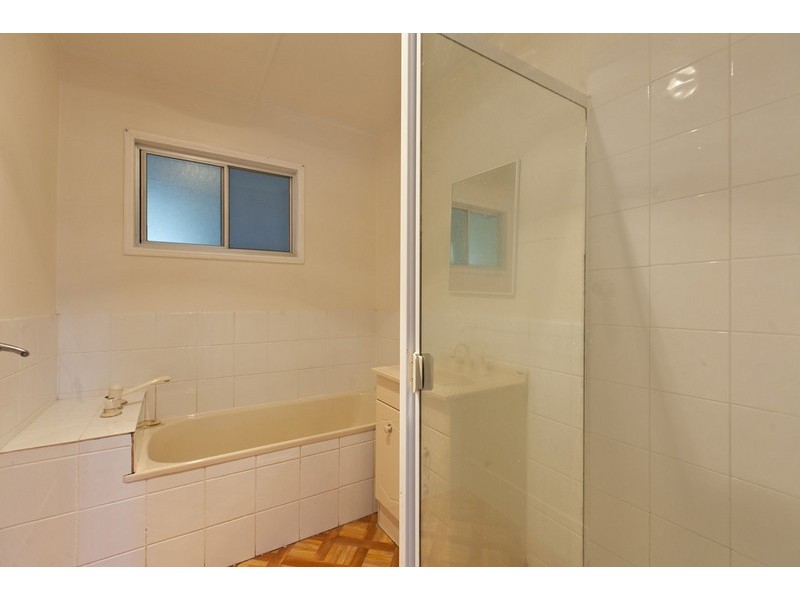 241 Kianawah Road, Wynnum West QLD 4178