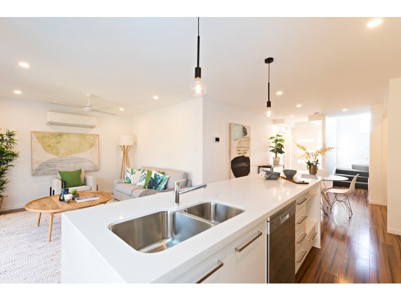 8/31 ROSEDENE STREET, Manly West QLD 4179