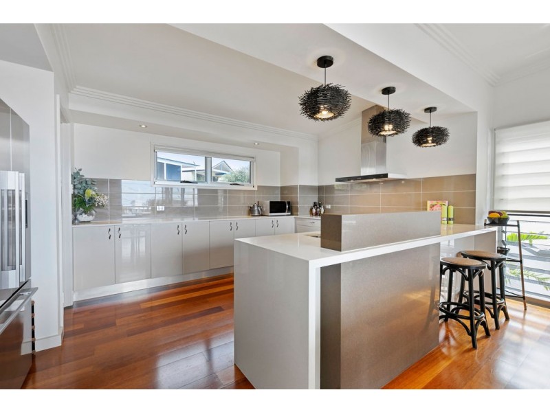 153 KINGSLEY TERRACE, Manly QLD 4179