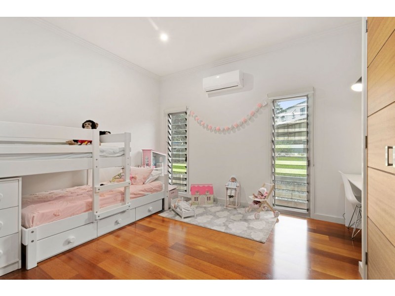 153 KINGSLEY TERRACE, Manly QLD 4179