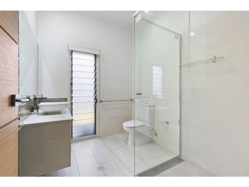 153 KINGSLEY TERRACE, Manly QLD 4179