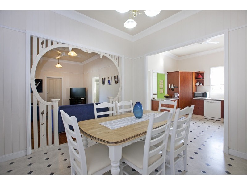 15 Carlton Terrace, Wynnum QLD 4178