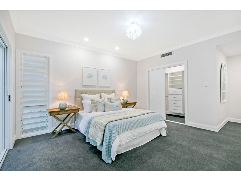 12 TINGAL ROAD, Wynnum QLD 4178