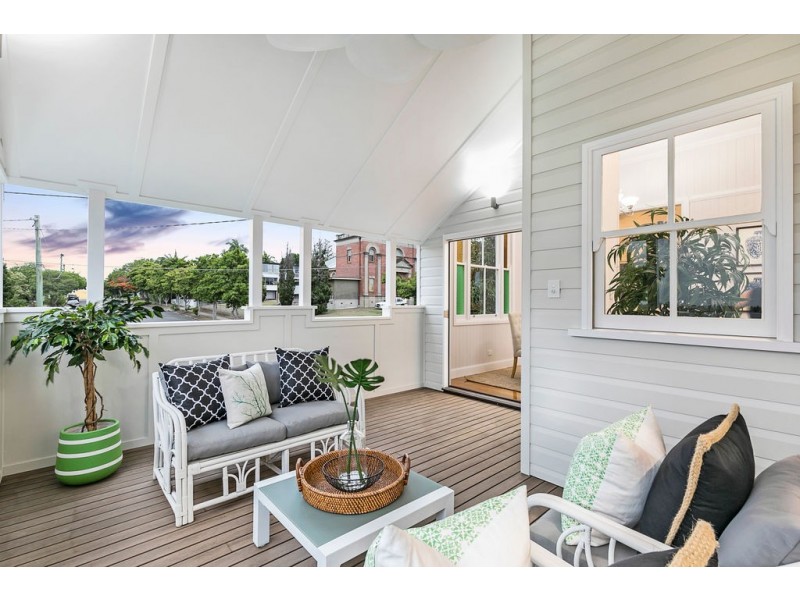 12 TINGAL ROAD, Wynnum QLD 4178