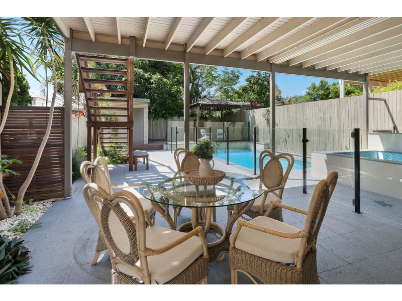 16 CEDAR STREET, Wynnum QLD 4178