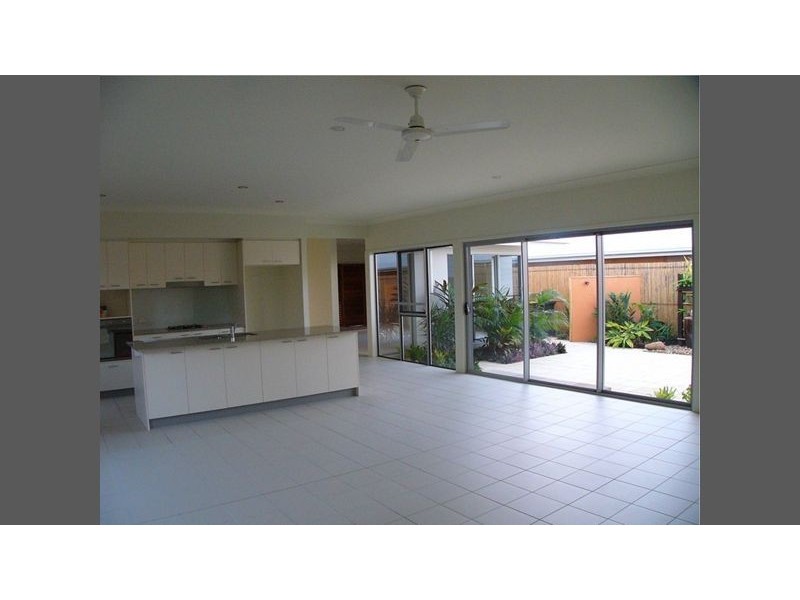 72 Mossvale Drive, Wakerley QLD 4154