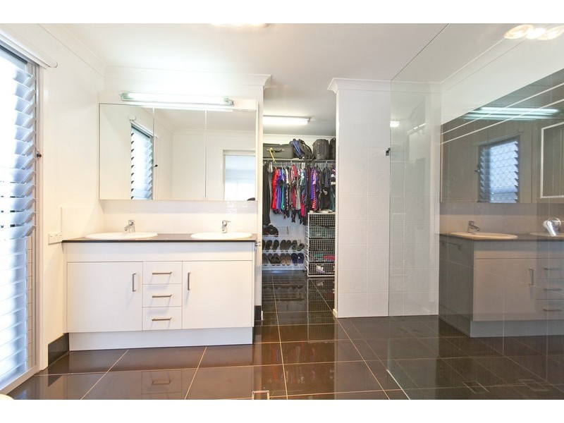 16 Ringara Street, Manly West QLD 4179