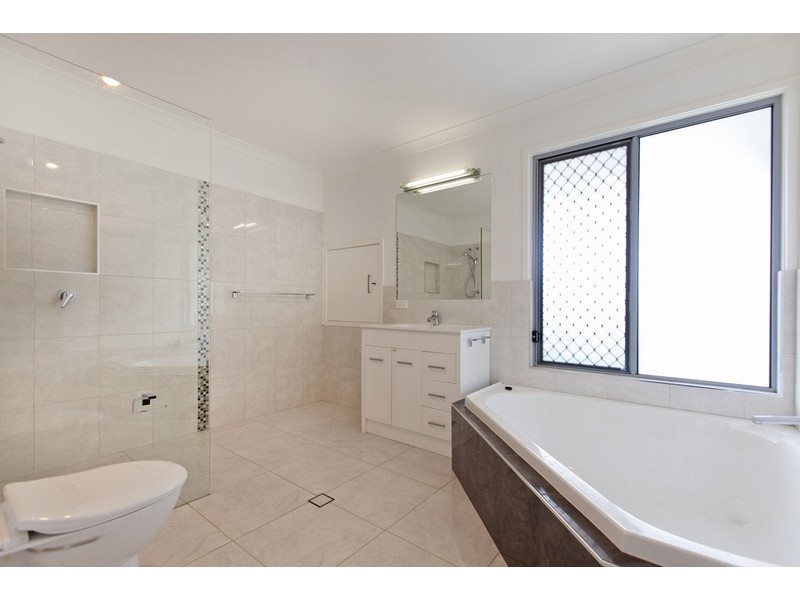 16 Ringara Street, Manly West QLD 4179