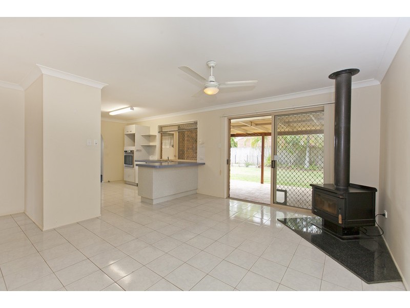 16 Webber Place, Wynnum West QLD 4178