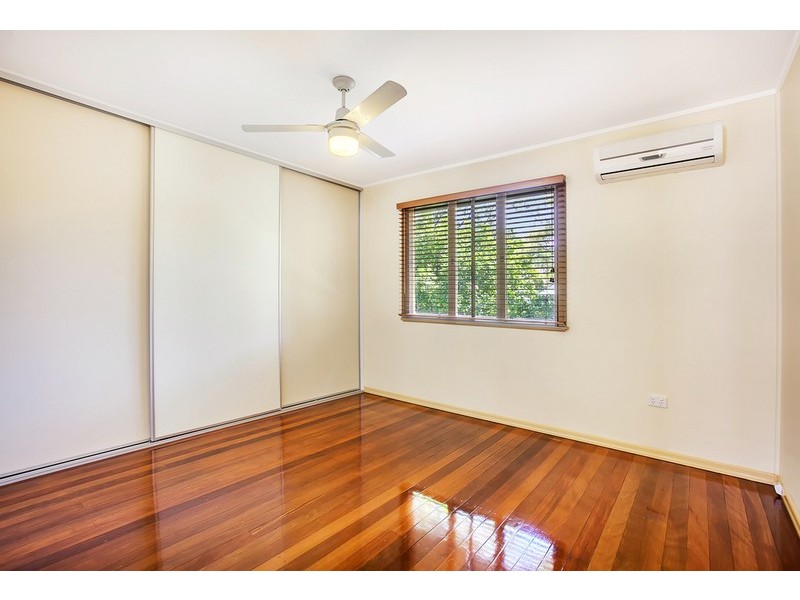 87 Moreton Avenue, Wynnum QLD 4178