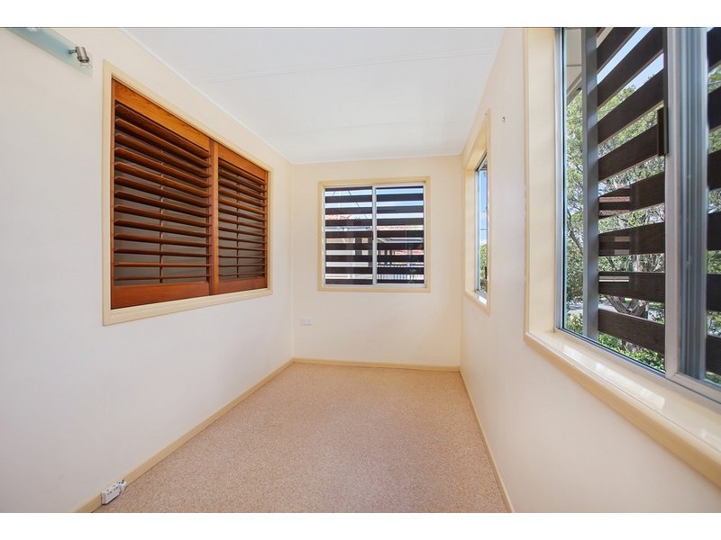 87 Moreton Avenue, Wynnum QLD 4178