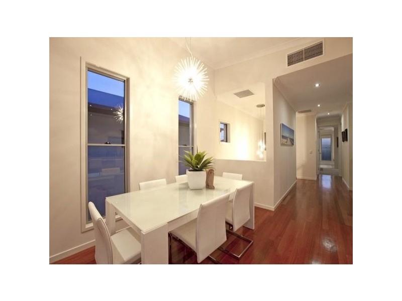 329 Upper Esplanade, Manly QLD 4179