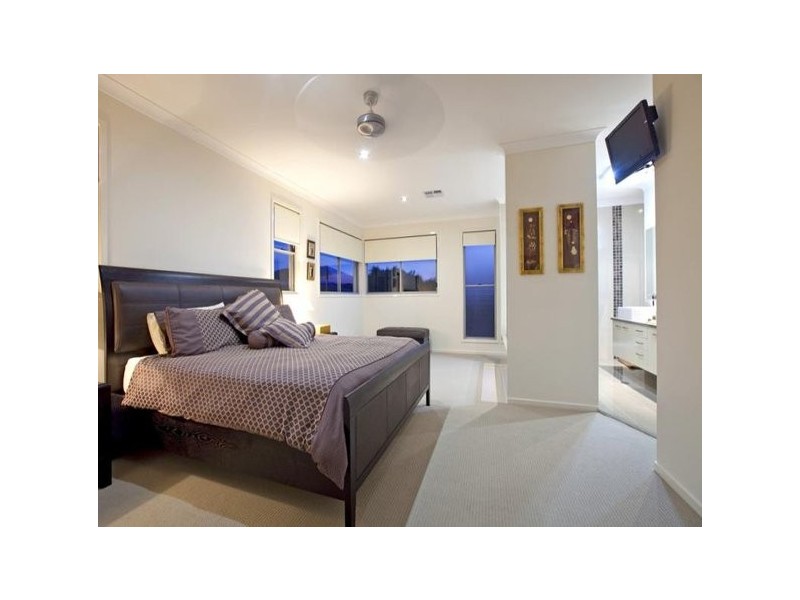 329 Upper Esplanade, Manly QLD 4179