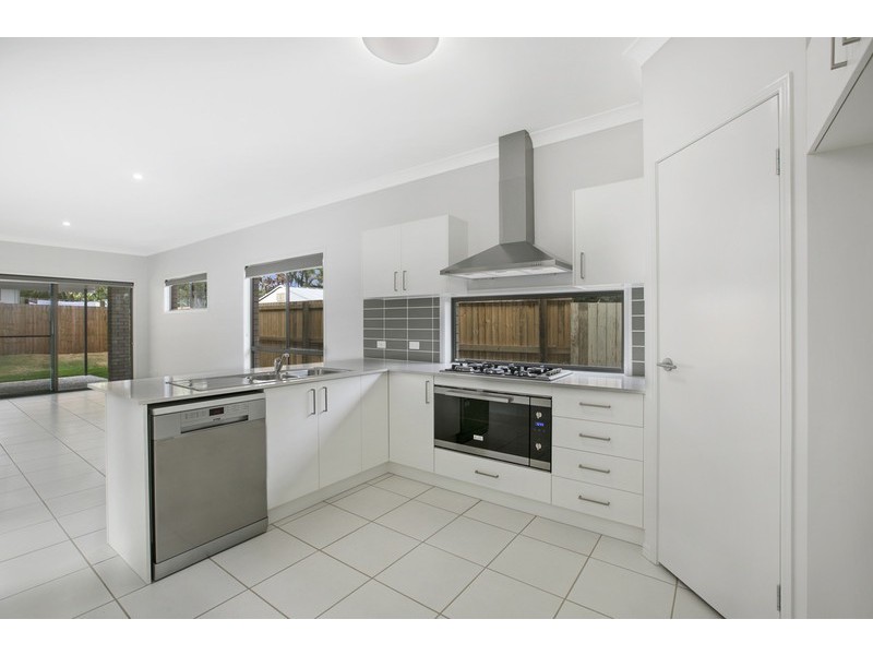 74 Milfoil Street, Manly West QLD 4179