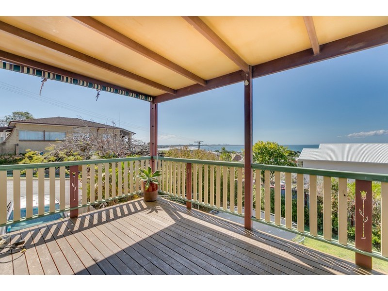 96 Carlton Terrace, Manly QLD 4179