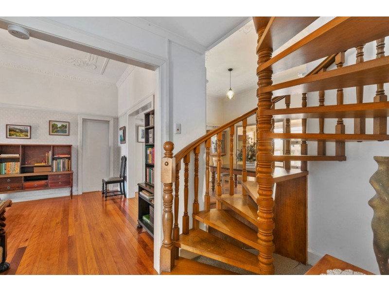 13 WELLINGTON STREET, Manly QLD 4179