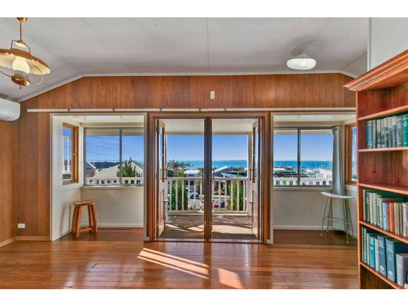 13 WELLINGTON STREET, Manly QLD 4179