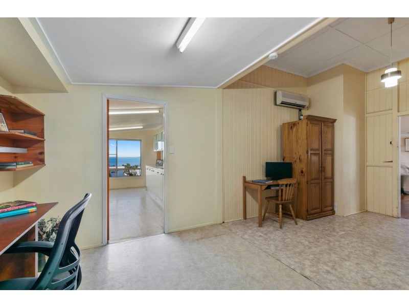 13 WELLINGTON STREET, Manly QLD 4179