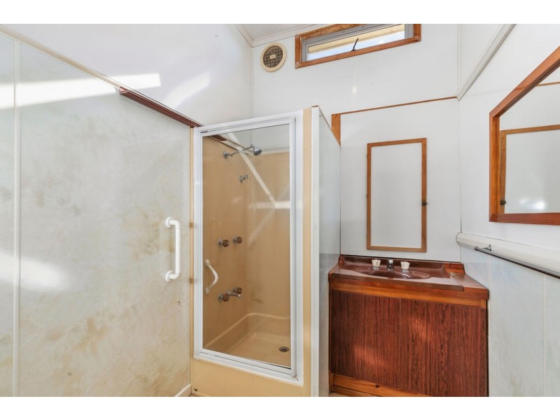 13 WELLINGTON STREET, Manly QLD 4179