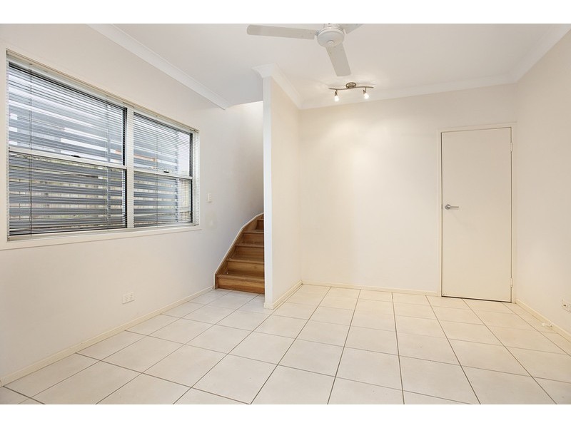 11 Ryder Street, Wynnum QLD 4178