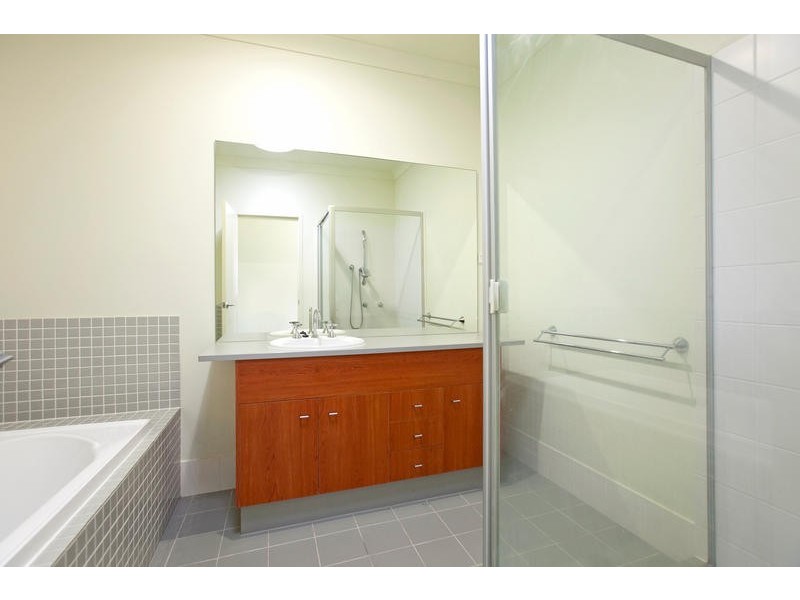 25 Mossvale Drive, Wakerley QLD 4154