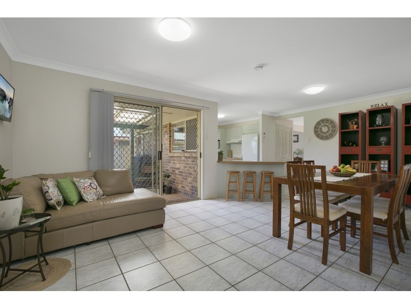 6 Miles Crescent, Manly West QLD 4179