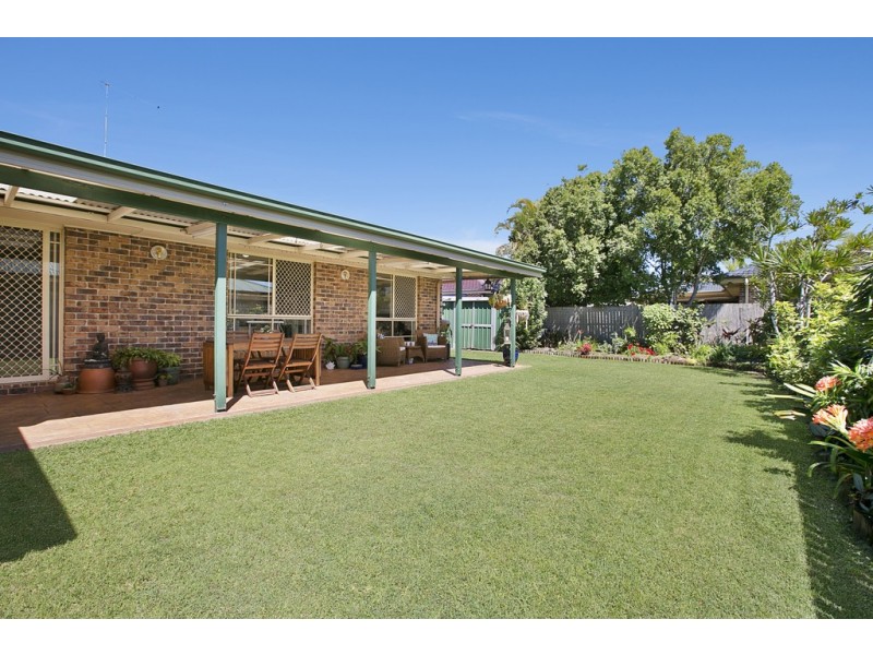 6 Miles Crescent, Manly West QLD 4179