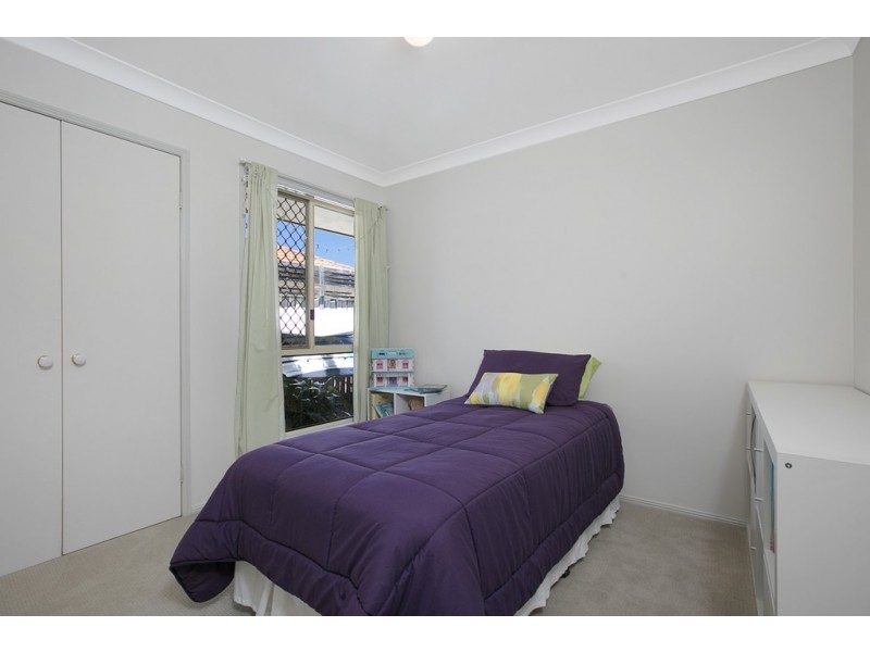 6 Miles Crescent, Manly West QLD 4179