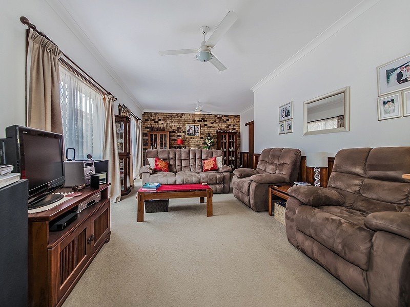 8 Hydrus Place, Wynnum QLD 4178