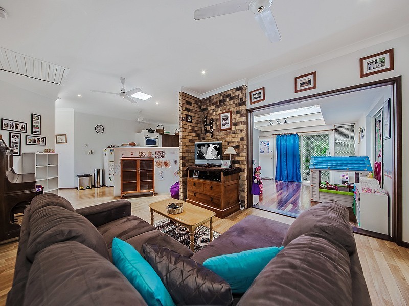 8 Hydrus Place, Wynnum QLD 4178