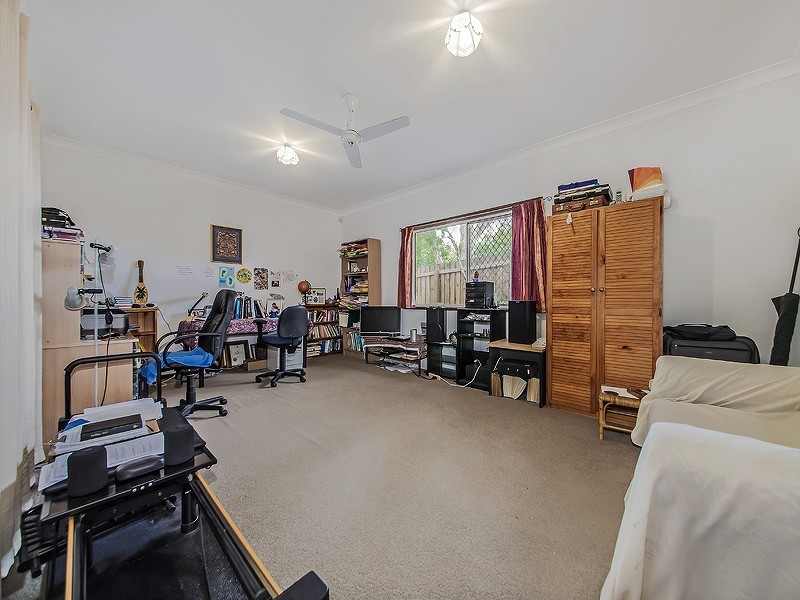 8 Hydrus Place, Wynnum QLD 4178