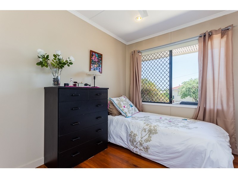 16 Natasha Street, Wynnum West QLD 4178
