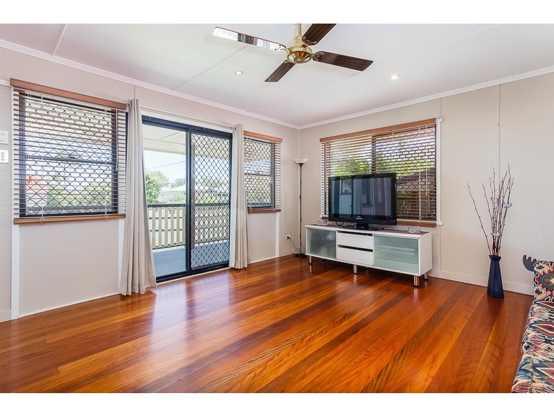 16 Natasha Street, Wynnum West QLD 4178