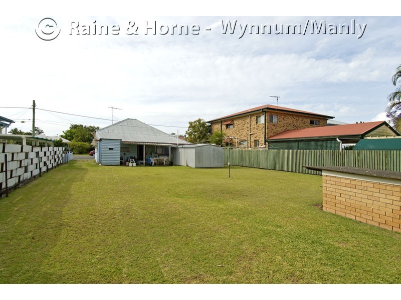 12 Alkoomie Street, Wynnum QLD 4178