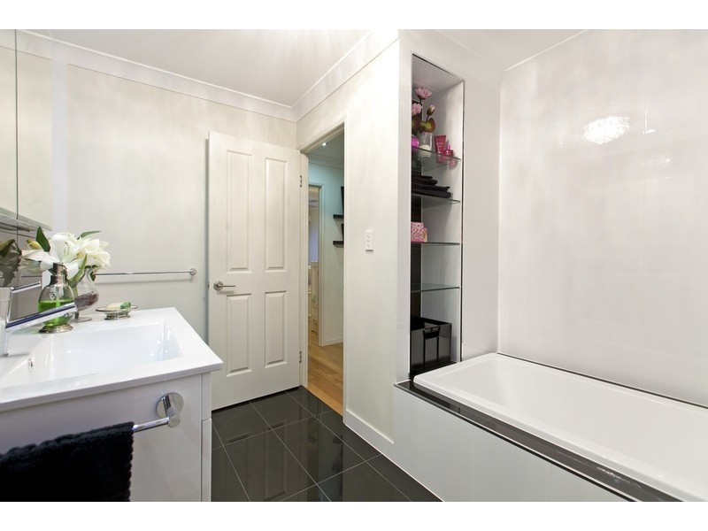 179 Melville Terrace, Manly QLD 4179