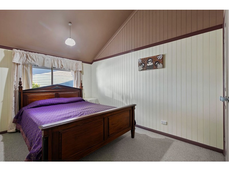 337 UPPER ESPLANADE, Manly QLD 4179